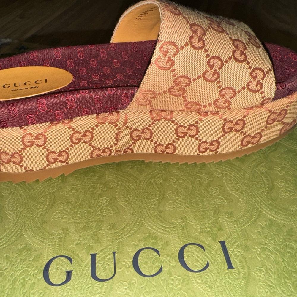 Gucci sandals